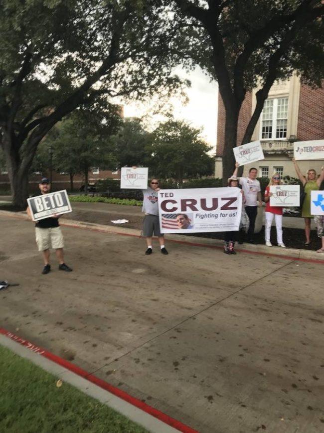 Cruz Supporters outside McFarlin Auditorium at SMU.jpeg