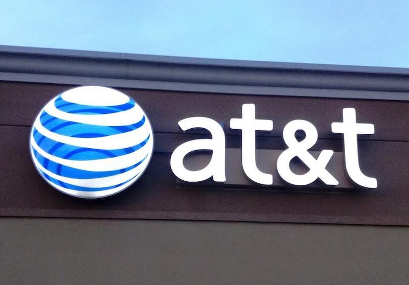 Lightning strike causes AT&T internet outage in the Dallas-Fort Worth area