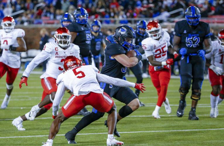 Mordecai throws for 9 touchdowns as SMU defeats Houston 77 – 63 on record breaking night.